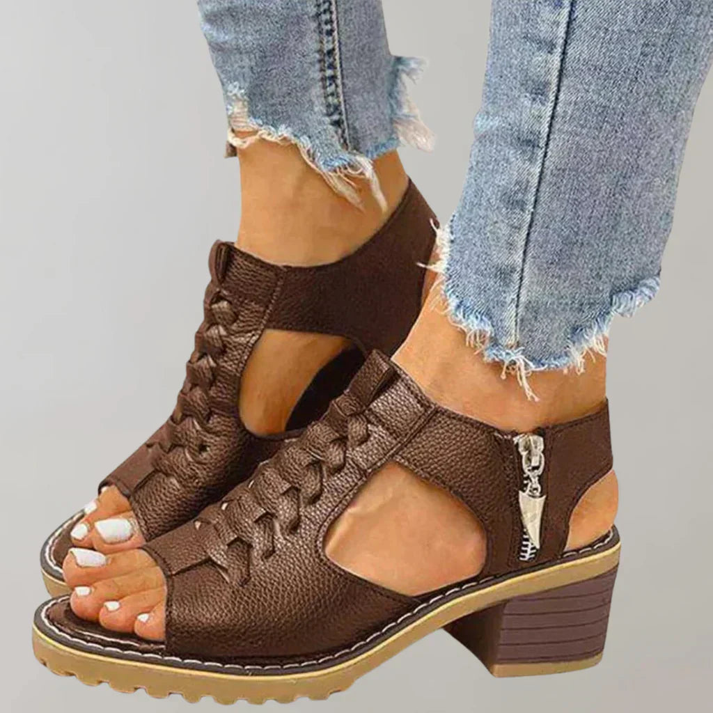 Orthopedische sandalen met hakken