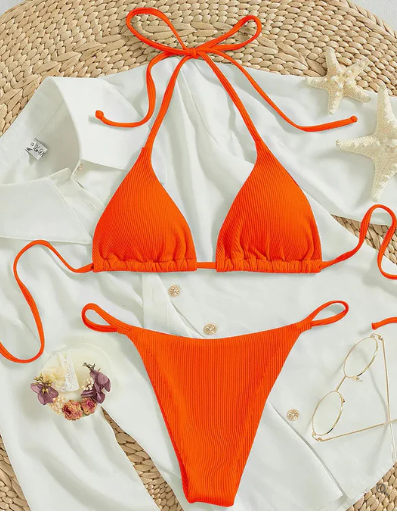Zoey - blauwe bikini met hoge band en v-halslijn
