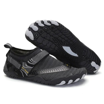 Dean - orthopedische waterschoenen op blote voeten